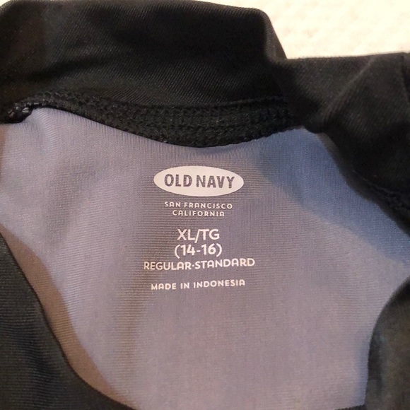 Old Navy Rashguard XL - Picture 4 of 5